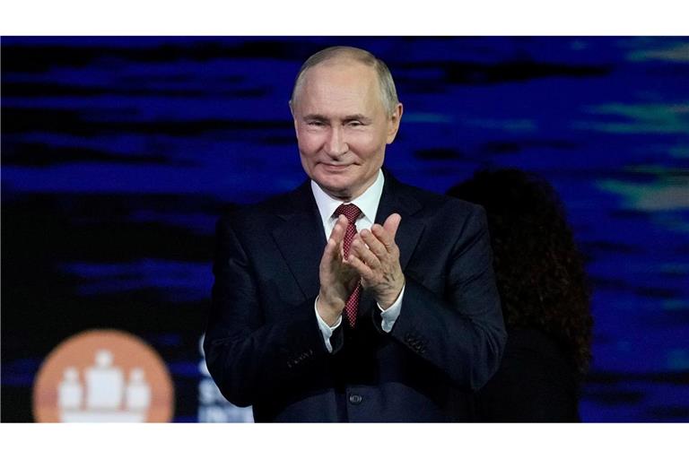 Putin bekam Applaus für seine Aussage, dass Russen und Ukrainer ein Volk seien.