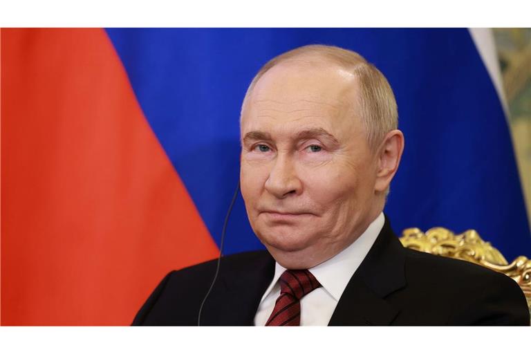 Putin hat sich zu der Forderung nach einer Waffenruhe aus Kiew ausweichend geäußert. (Archivbild)
