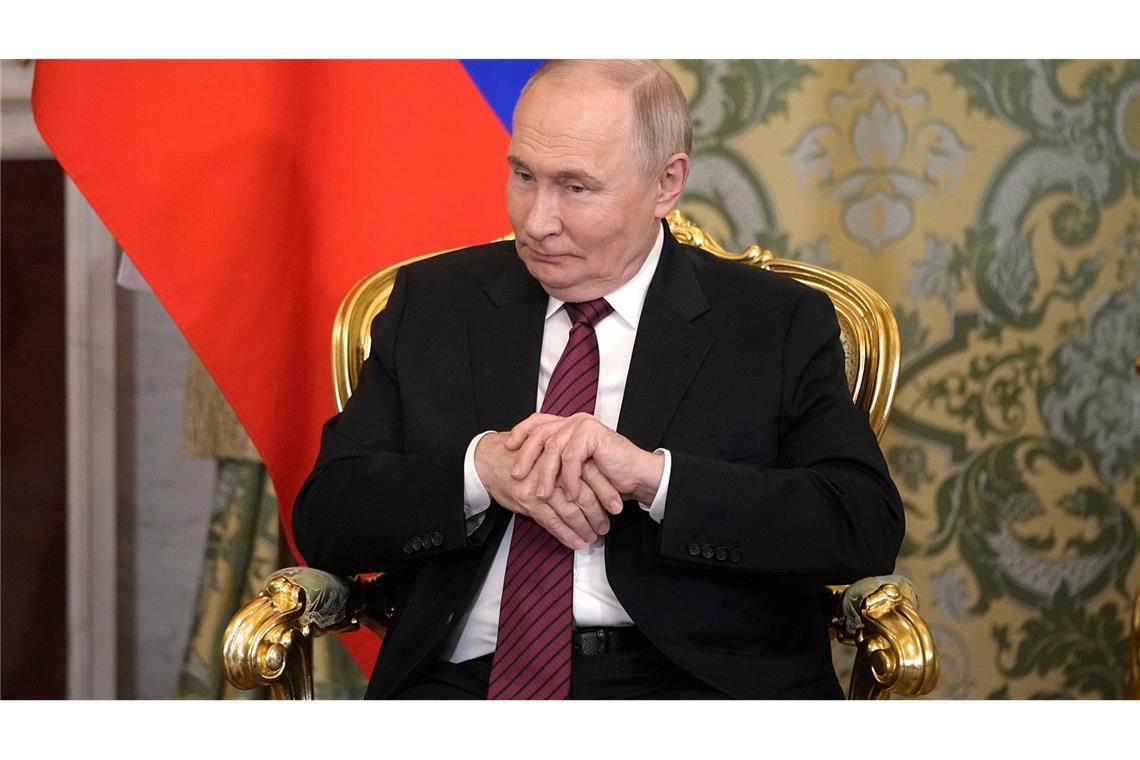 Trotz Waffenruhe-Forderung in Ukraine: Wieder neue Angriffe Putin hatte direkte Friedensgespräche ab Donnerstag angeboten, sich aber nicht explizit über seine eigene Teilnahme geäußert.
