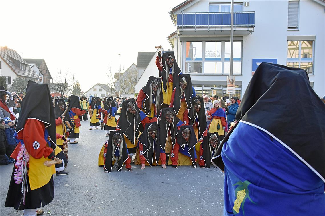Pyramide der Baltmannsweiler Kolba Hexa. 66-Jahre Faschingsverein Burgstetten: g...