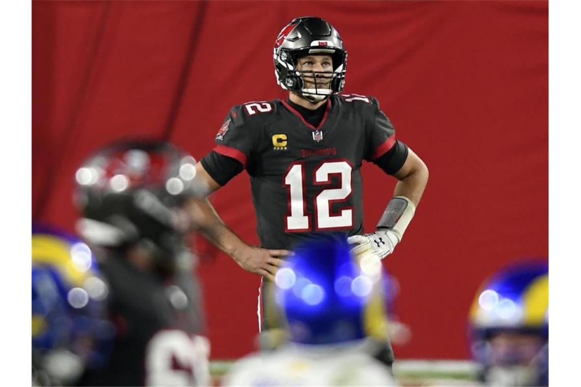 Brady-Trikot für fast halbe Million US-Dollar versteigert Quarterback Tom Brady hat mit seinen Teams bereits sieben Mal den Super Bowl gewinnen können. Foto: Jason Behnken/AP/dpa