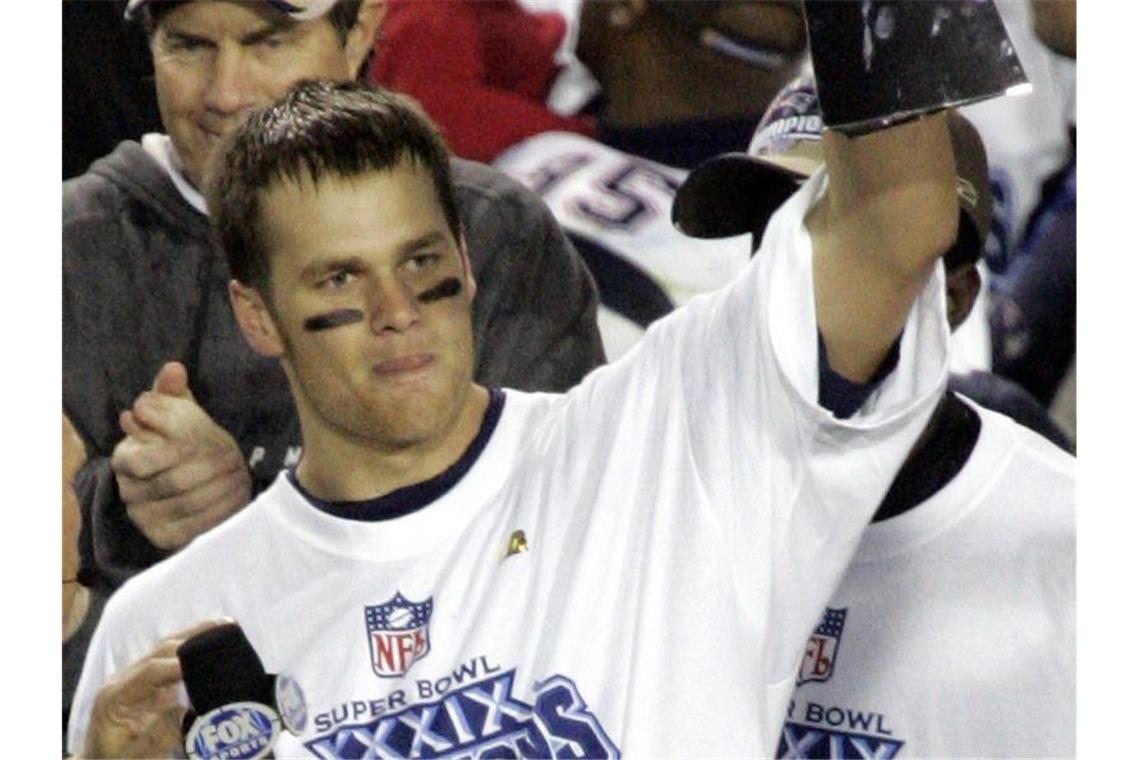 Quarterback Tom Brady wechselt nach Medienberichten zu den Tampa Bay Buccaneers. Foto: epa Eliot J. Schechter/EPA/dpa