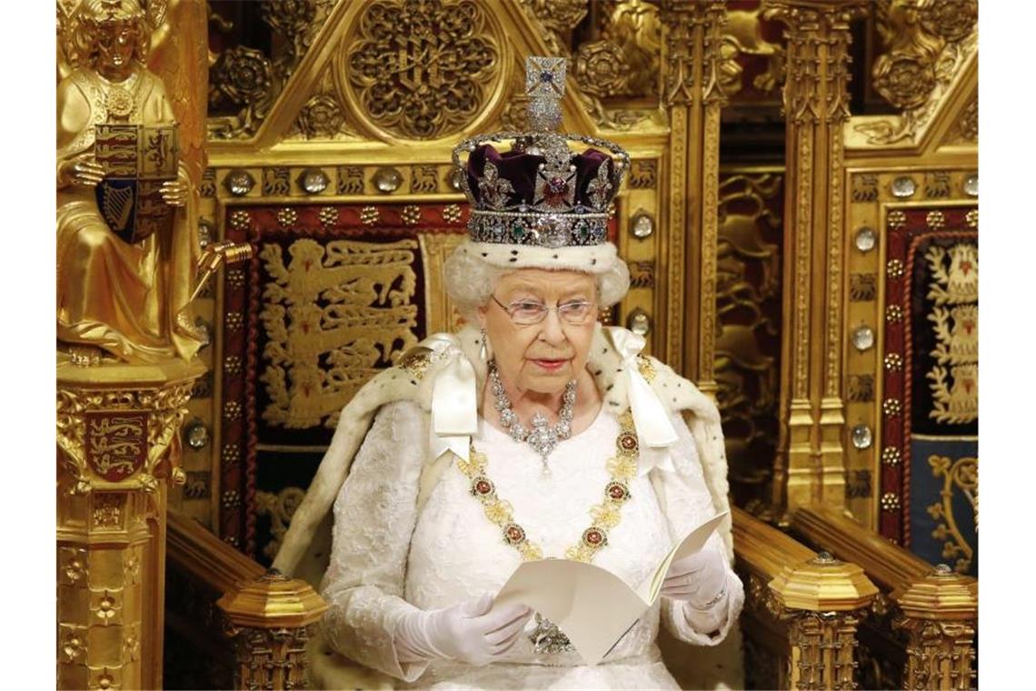 Queen Elizabeth II. eröffnet mit einer Rede, genannt Queen's Speech (Ansprache der Königin), im Parlament die Sitzungsperiode des Parlaments. Foto: Str/epa/dpa