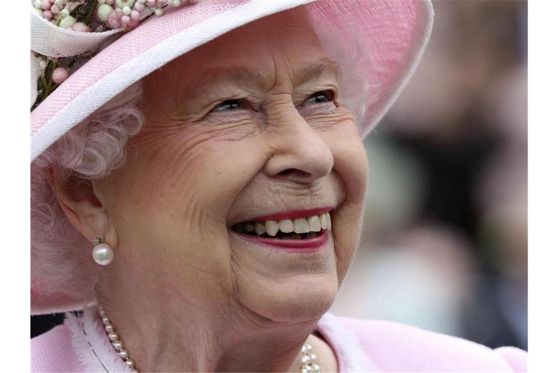 Queen Elizabeth II. feiert an diesem Wochenende sieben Jahrzehnte auf dem Thron. Foto: Yui Mok/Pool PA/dpa