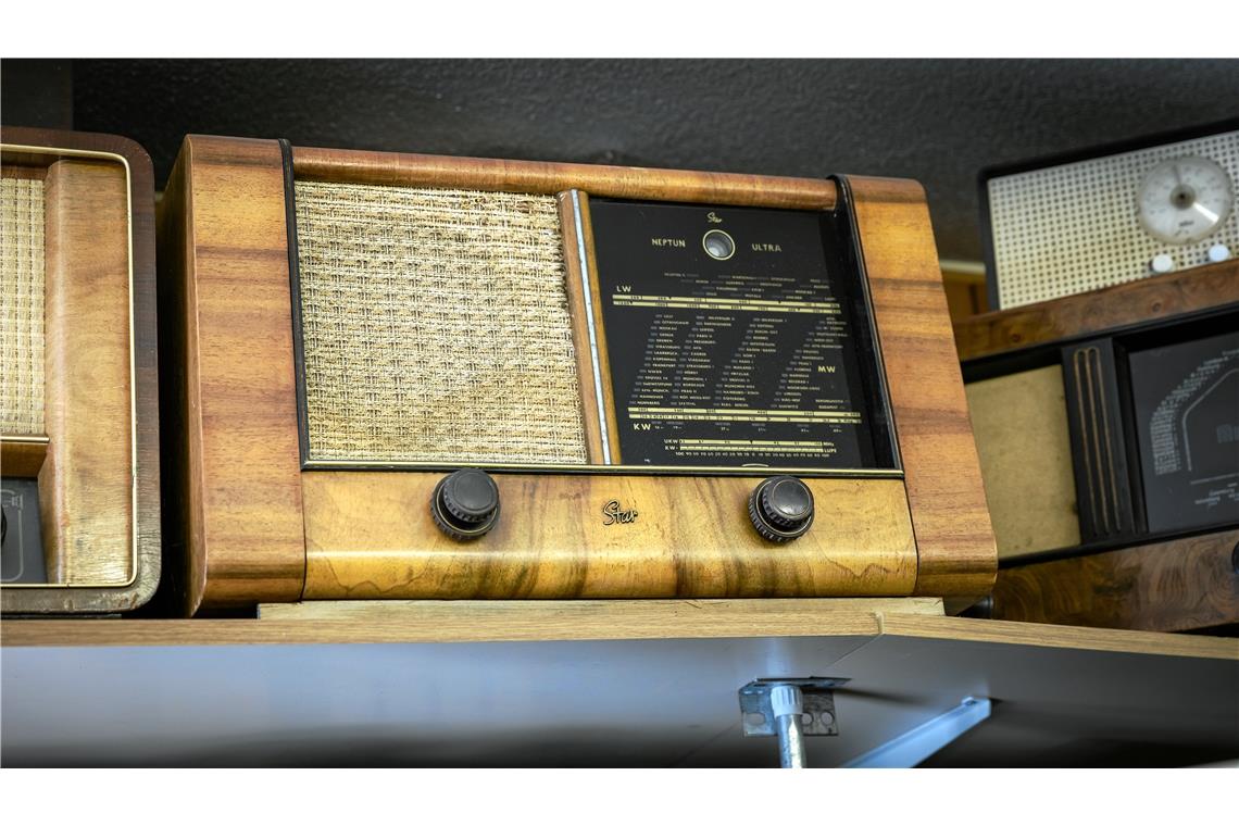Radio mit edlem Holz