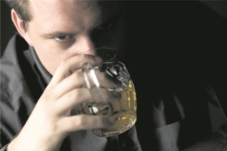 Radler hatte wohl schon vor seiner Fahrt mit seinem Drahtesel tief ins Glas geblickt. Foto: image