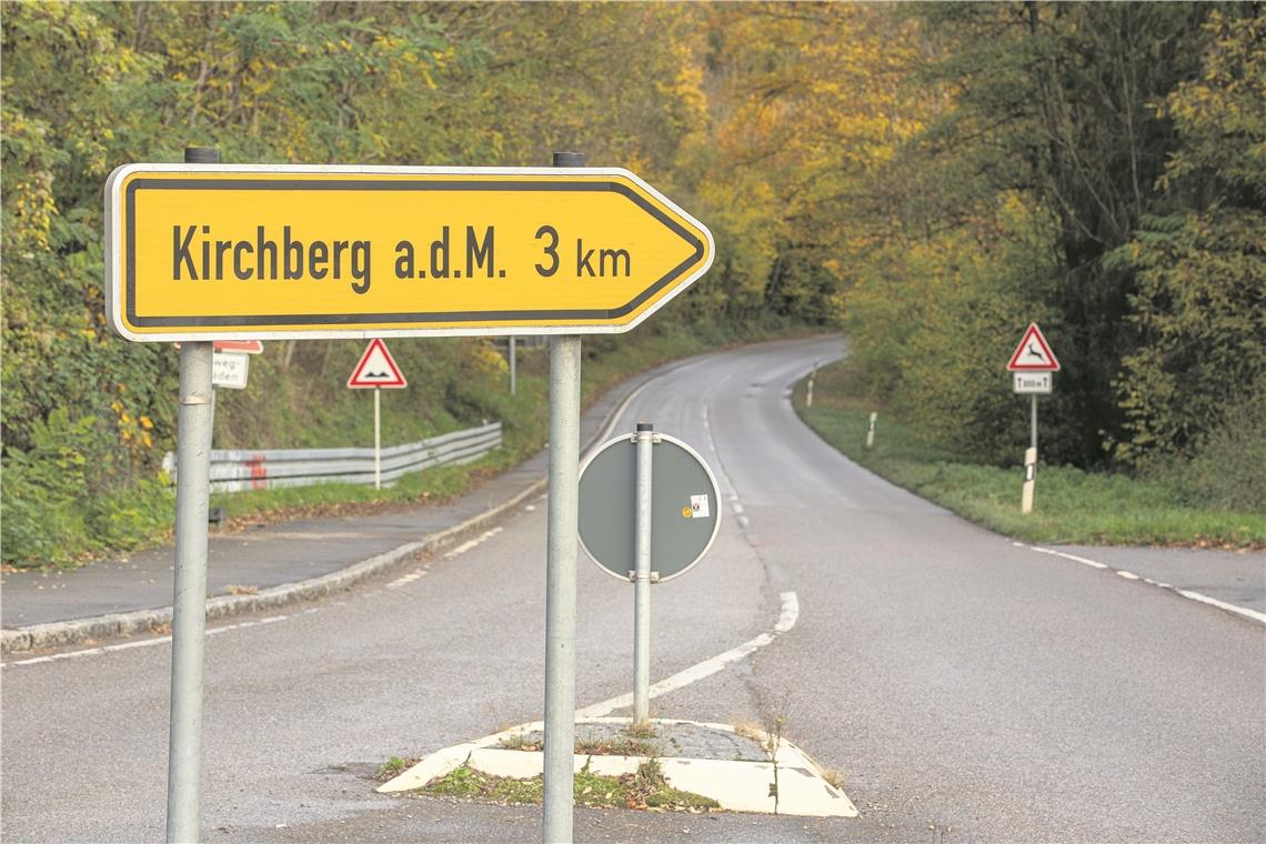 Radweg Fehlanzeige: Entlang der Kreisstraße bei Kirchberg gibt es für Radfahrer keine eigene Verbindungsstrecke. Foto: A. Becher