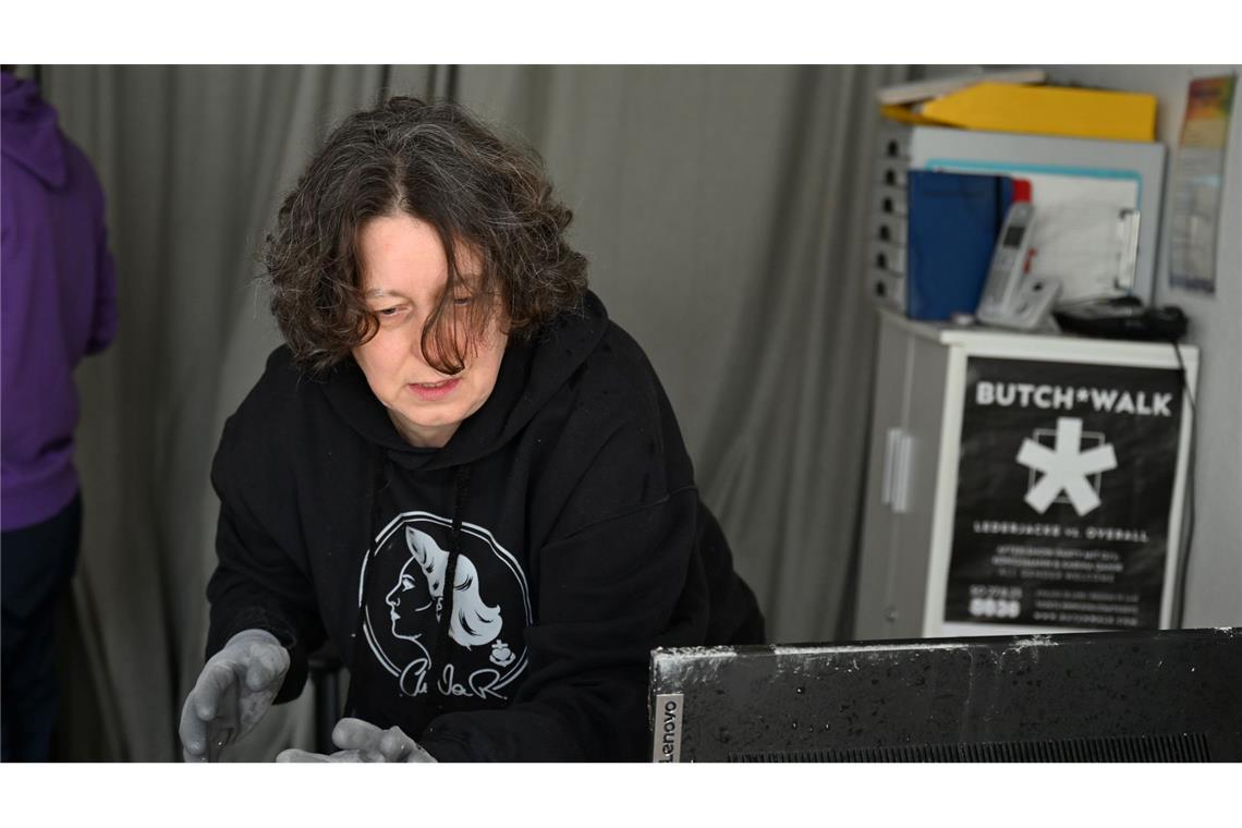 Räumt auf nach dem Brand: Constanze Körner.