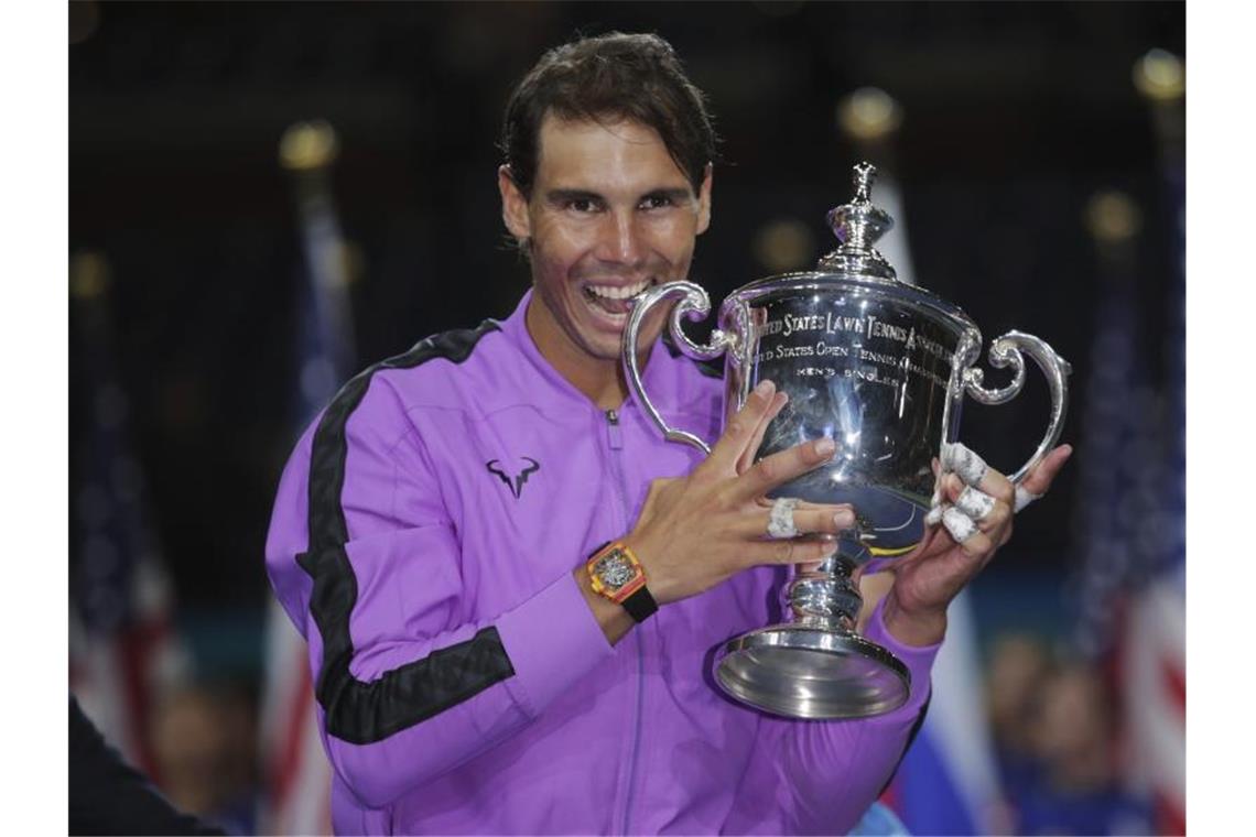 Nadal genießt US-Open-Triumph nach Tennis-Thriller Rafael Nadal gewann zum vierten Mal die US Open. Foto: Adam Hunger/FR110666 AP