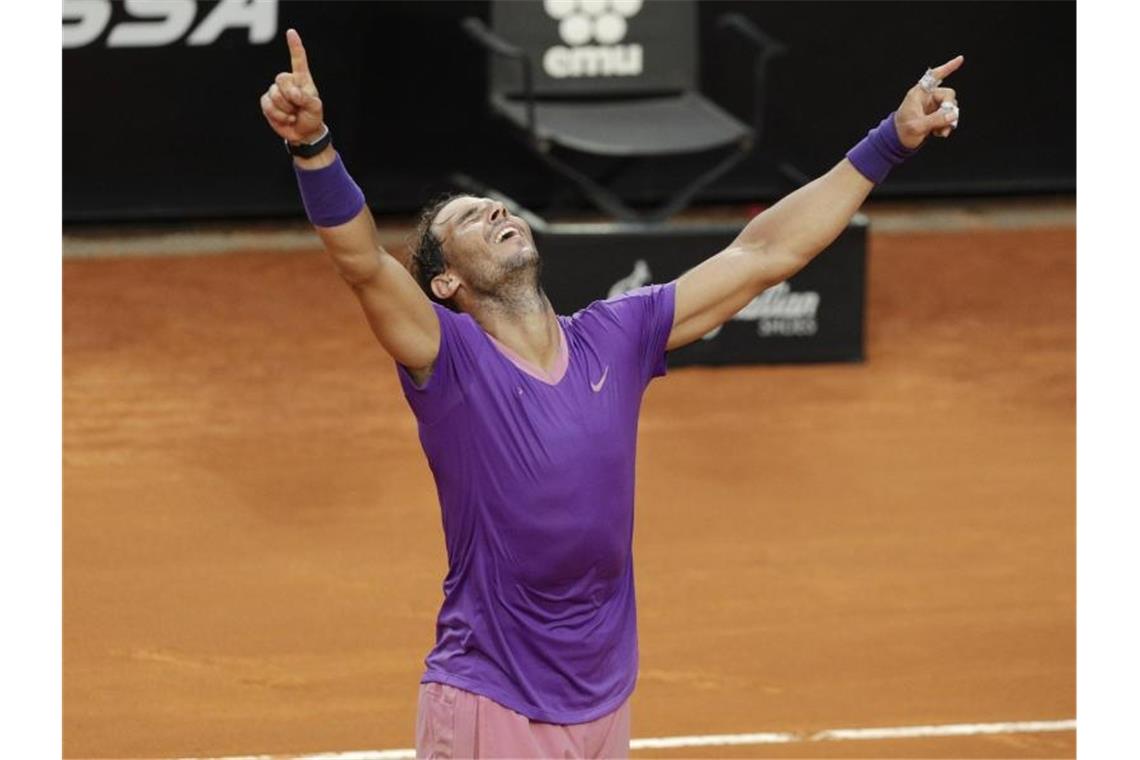 Nadal gewinnt Masters in Rom - Sieg über Djokovic Rafael Nadal hat das Masters in Rom zum zehnten Mal gewonnen. Foto: Gregorio Borgia/AP/dpa
