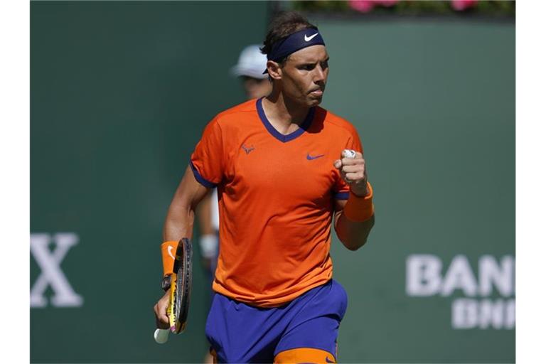 Rafael Nadal jubelt nach dem Gewinn des ersten Satzes. Foto: Marcio Jose Sanchez/AP/dpa