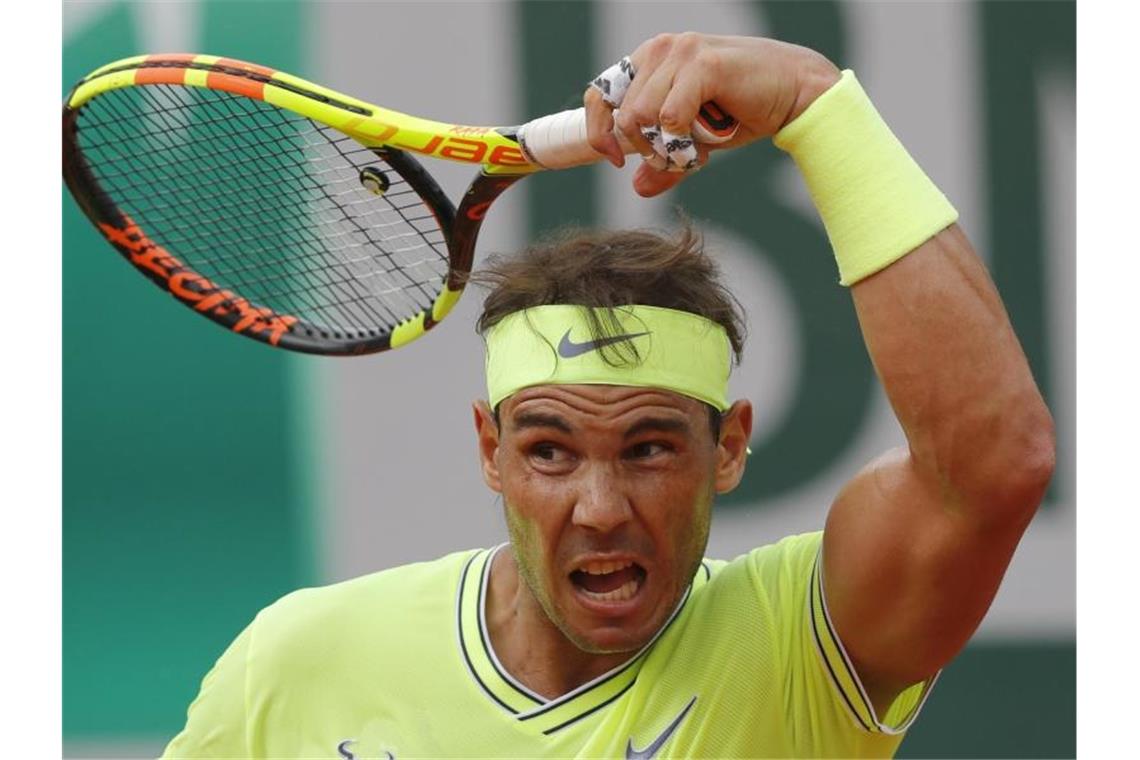 Rafael Nadal spielt eine kraftvolle Vorhand. Michel Euler/AP Foto: Michel Euler