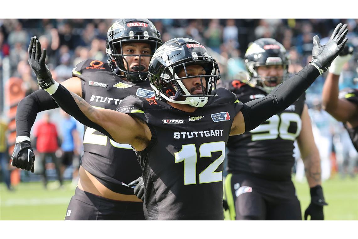Raheem Wilson, Defensive Back von Stuttgart Surge,  jubelt beim Hinspiel-Sieg gegen die Munich Ravens – gibt es bald ein Wiedersehen?