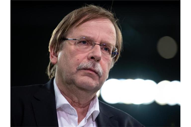 Rainer Koch, Interimschef des Deutschen Fußball-Bundes, wehrt sich gegen die Vorwürfe ehemaliger DFB-Präsidenten. Foto: Sven Hoppe/dpa
