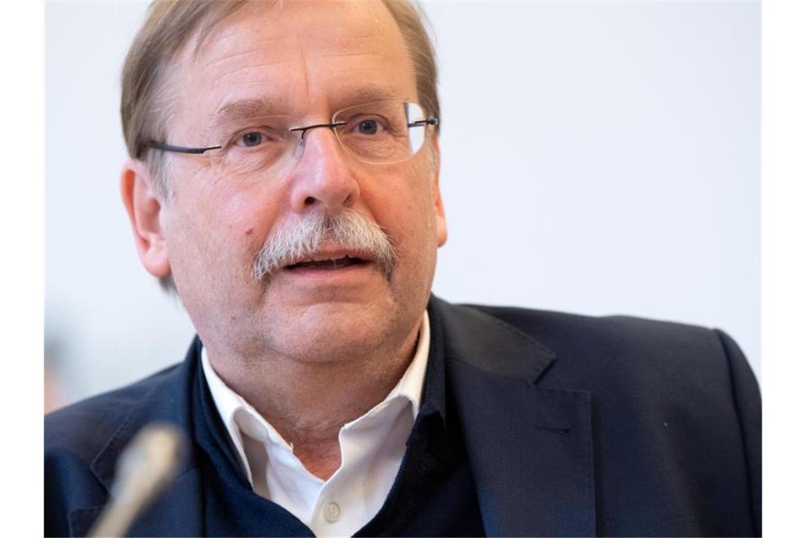„Standleitungen“ in zwölf Städte: UEFA kämpft um EM-Plan Rainer Koch ist der Vizepräsident des DFB. Foto: Sven Hoppe/dpa