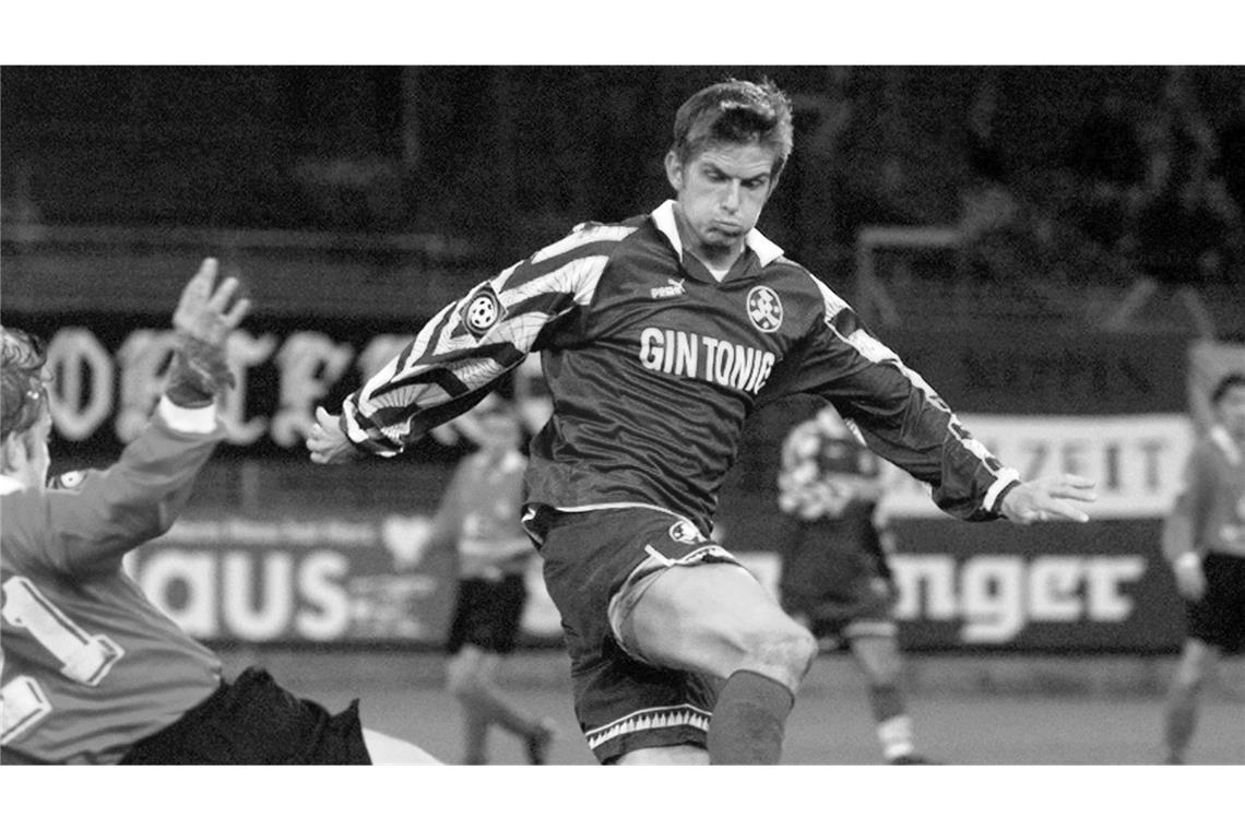 Ralf Becker spielte von 1996 bis 1998 für die Kickers. In Ulm war der gebürtige Leonberger 2009/2010 Trainer. Zuletzt  fungierte  er als Sportgeschäftsführer von Drittligist Dynamo Dresden.
