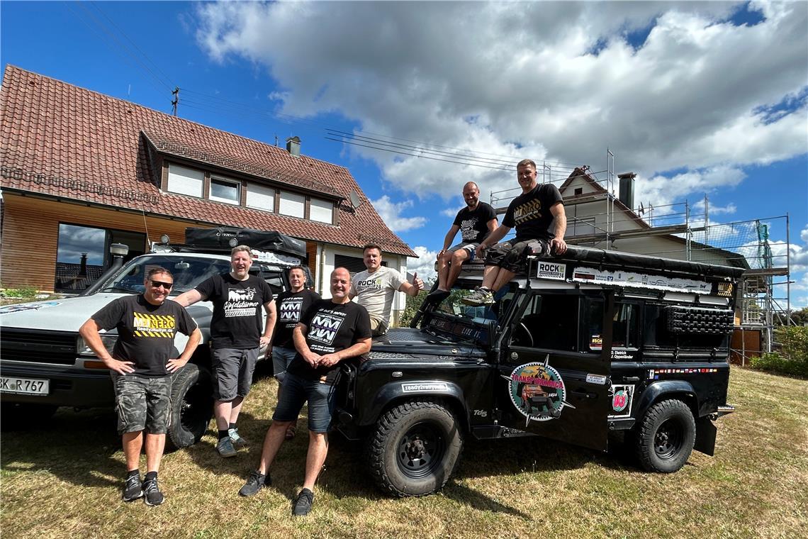Ralf Oppenländer (von links), Julian Holland, Thomas Pfreundtner, Marcel Waldbüßer, Michael Hermann, Jonas Oppenländer und Daniel Dietrich freuen sich auf ihr neues Abenteuer. Foto: Christoph Zender