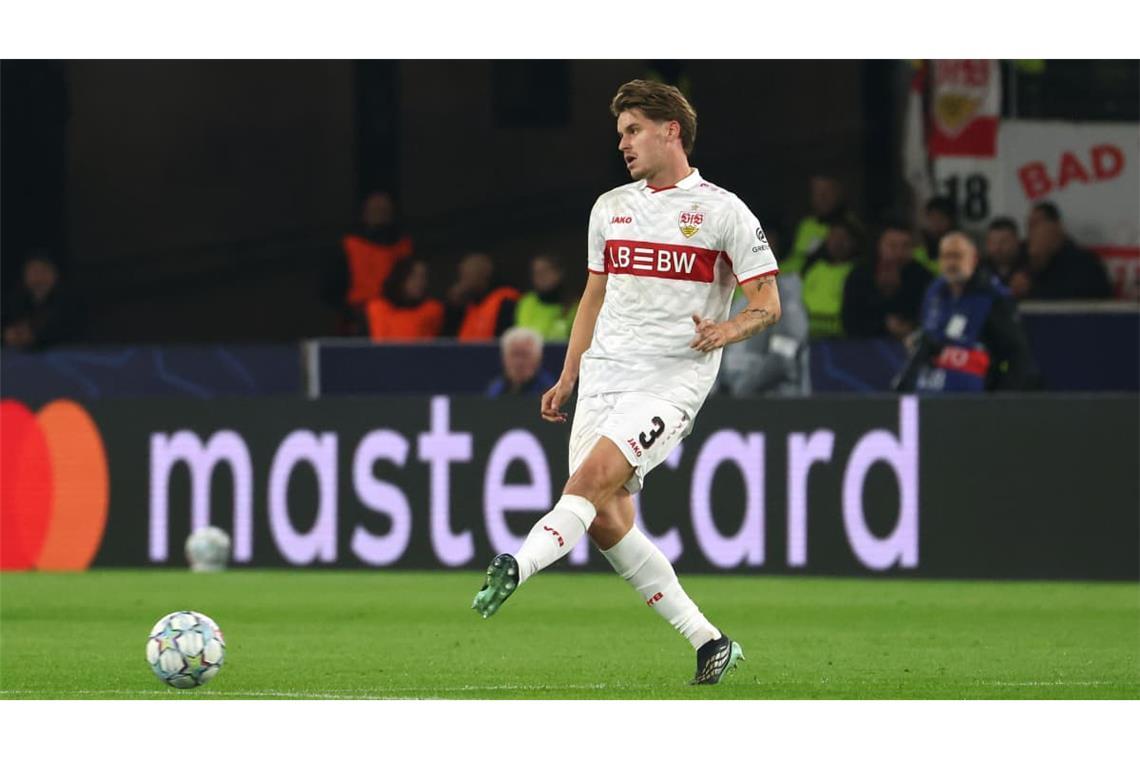 Ramon Hendriks (Note 4,5): Vergab nach 18 Minuten eine dicke Chance aus sieben Metern zum 2:0, als er überhastet drüber schoss. Defensiv fehlte ihm die Souveränität im Zweikampf. Konnte den in der Startelf pausierenden Jeff Chabot als Lenker der Viererkette nicht adäquat ersetzen. Hatte dem stetig wachsenden Offensivdrang der Gladbacher wenig entgegen zu setzen.
