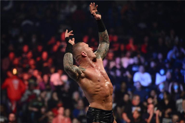Randy Orton stand bei WWE „Saturday Night’s Main Event XL“ gegen Drew McIntyre im Ring.
