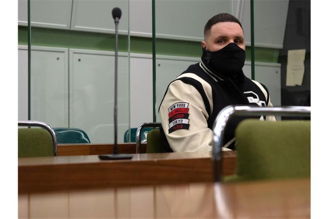 Rapper Fler, bürgerlich Patrick Losensky, im Januar 2021 im Gerichtssaal. Foto: Paul Zinken/dpa-Zentralbild/dpa