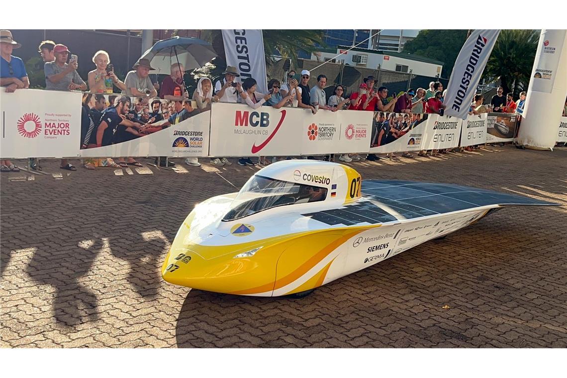 Bilder des Tages Rasen so lange die Sonne scheint... Moritz Mitzel aus Aachen startet bei der World Solar Challenge in einem solarbetriebenen Gefährt.