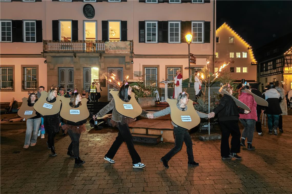 Rathaussturm 2026 in Murrhardt mit Narrentaufe und Narrenbaum stellen. Die Ratha...
