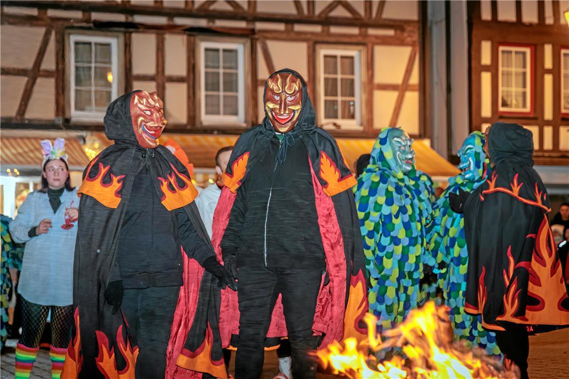 Rathaussturm 2026 in Murrhardt mit Narrentaufe und Narrenbaum stellen.