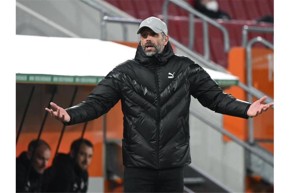 Gladbach mit Rose in der Sackgasse: Aufgeben keine Lösung Ratlos: Gladbachs Trainer Marco Rose verlor mit seinem Team 1:3 in Augsburg. Foto: Matthias Balk/dpa