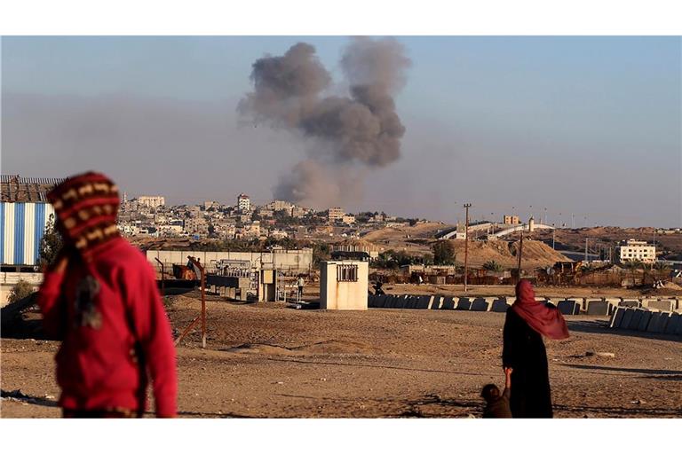 Rauch über Rafah: Israels Führung will nach eigenen Angaben die letzten dort vermuteten Bataillone der Hamas zerschlagen.