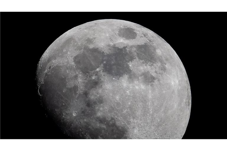 Raumfahrtexperte Moeller sieht in der Wahl von Italiener Parmitano für "Artemis-3" keinen Konflikt damit, dass ein Deutscher als erster europäischer Astronaut Richtung Mond fliegt. (Archivbild)