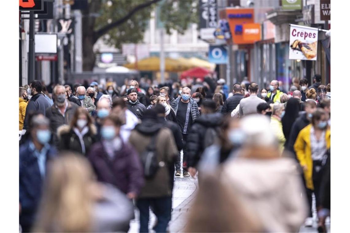 Prognose: Metropolen wachsen nicht mehr so stark Raus aus der Stadt: Einer Prognose zufolge werden in den nächsten Jahren mehr Menschen ins Umland abwandern. Foto: Marius Becker/dpa