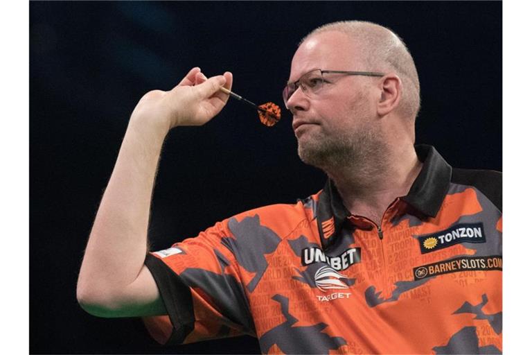 Raymond van Barneveld beendet nach der WM seine Karriere. Foto: Jörg Carstensen/dpa