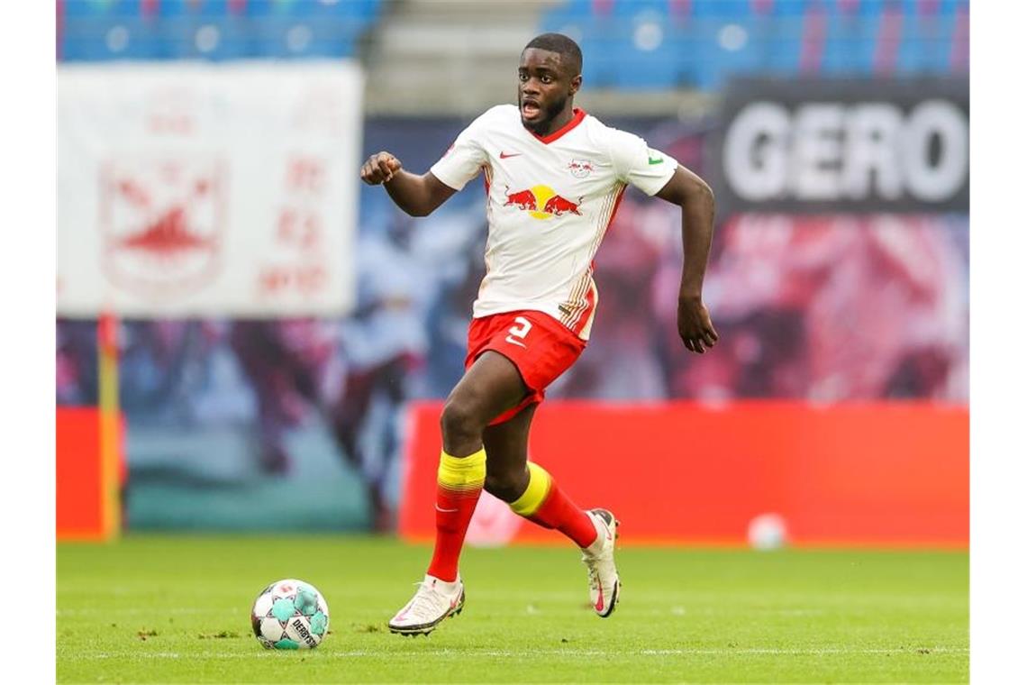 RB-Coach Nagelsmann setzt gegen Borussia Mönchengladbach wieder auf Abwehrchef Dayot Upamecano. Foto: Jan Woitas/dpa-Zentralbild/dpa