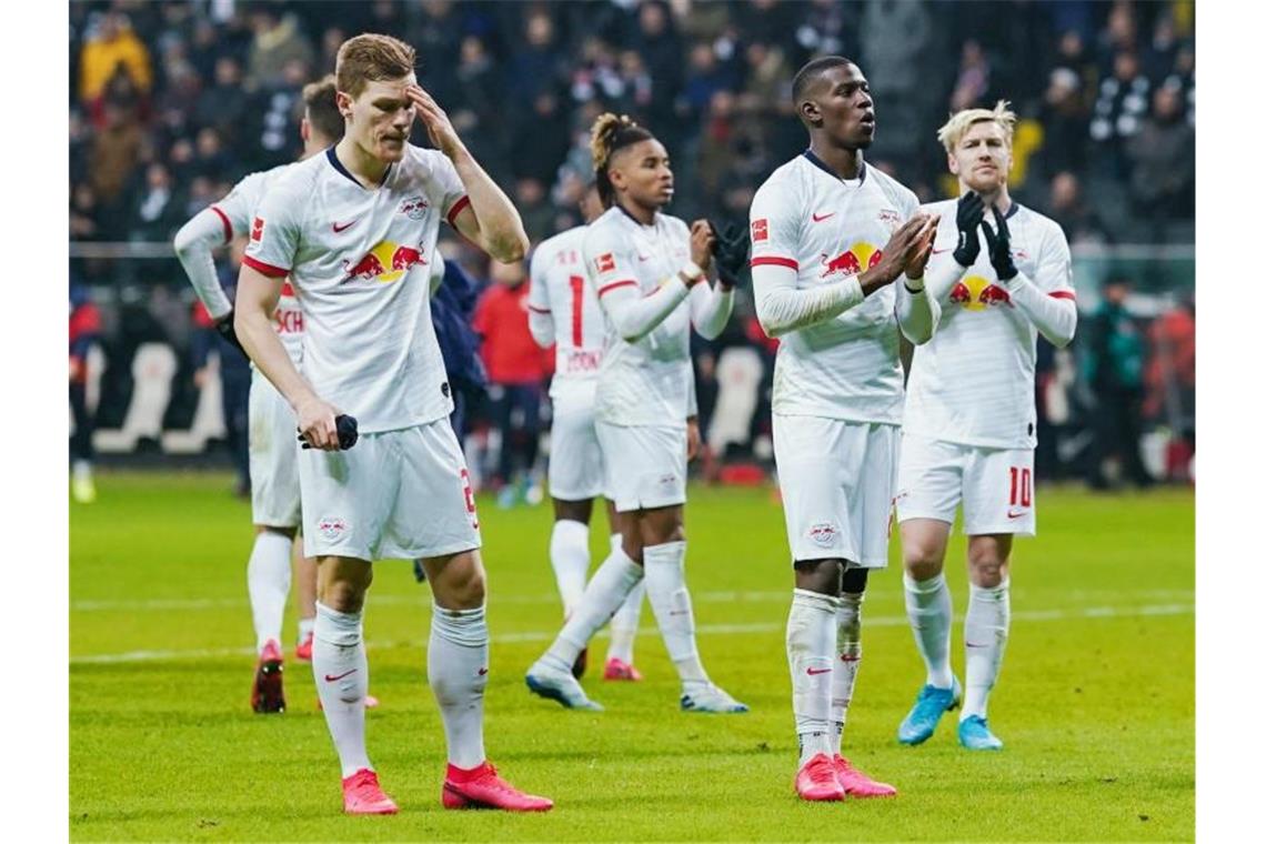 Leipzig verliert, Bayern und Gladbach holen auf RB Leipzig hat an der Tabellenspitze drei Punkte eingebüßt. Foto: Uwe Anspach/dpa
