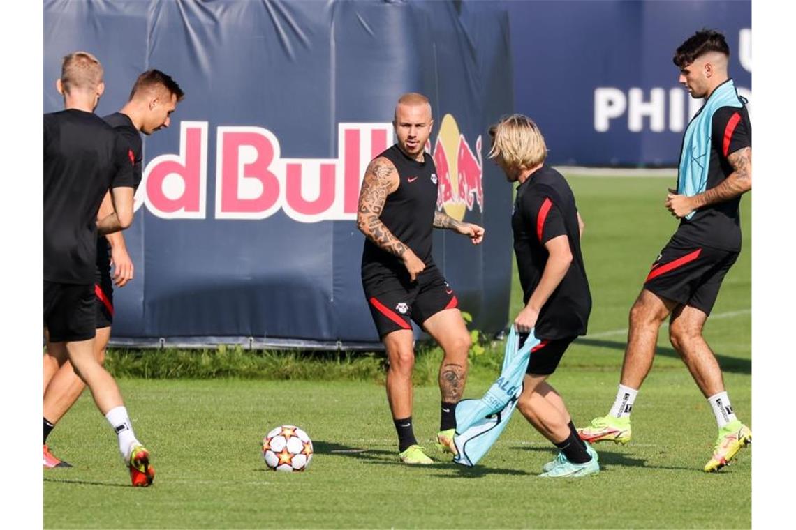 RB Leipzig bei Man City gefordert - Angeliño im Fokus RB-Profi Angeliño (M.) steht in Manchester im Fokus. Foto: Jan Woitas/dpa-Zentralbild/dpa