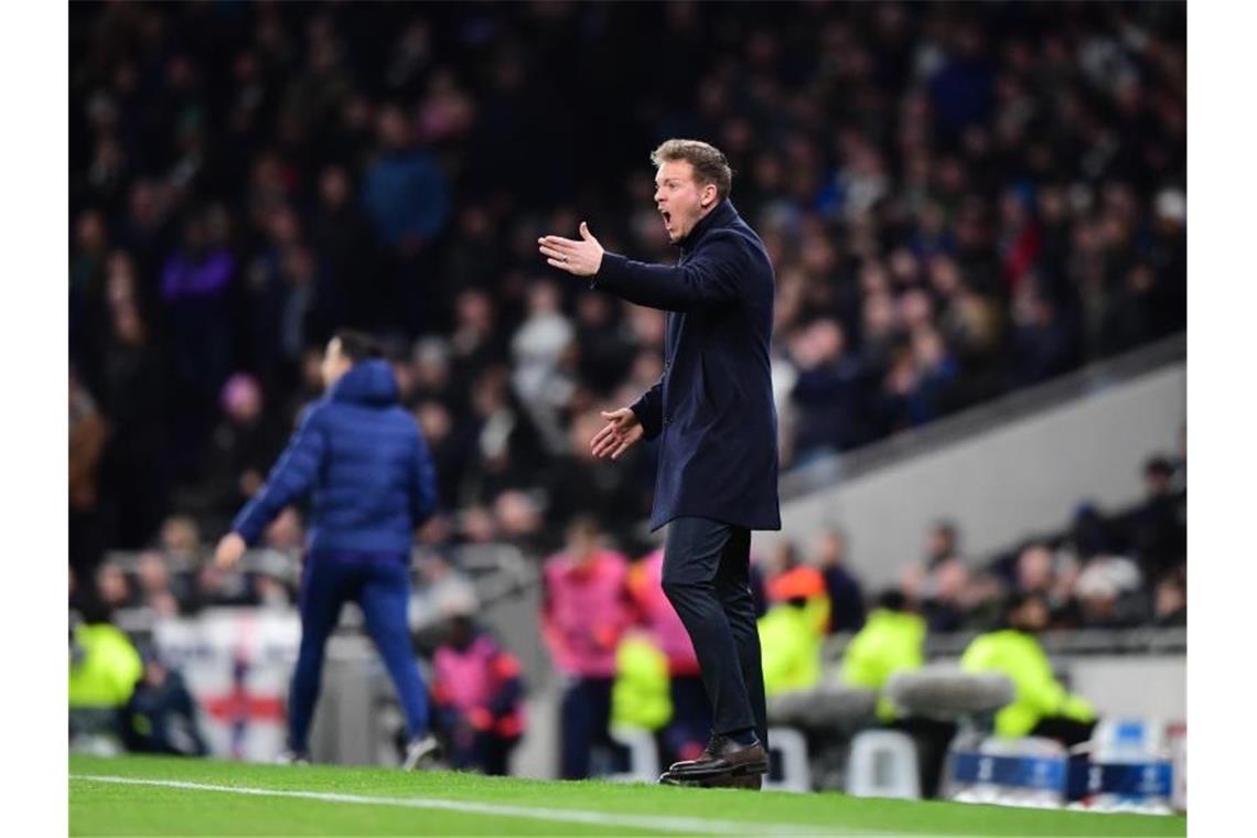 Werner krönt Leipzigs Premiere: Sieg bei Tottenham Hotspur RB-Trainer Julian Nagelsmann motivierte sein Team von der Seitenlinie. Foto: Robert Michael/dpa-Zentralbild/dpa