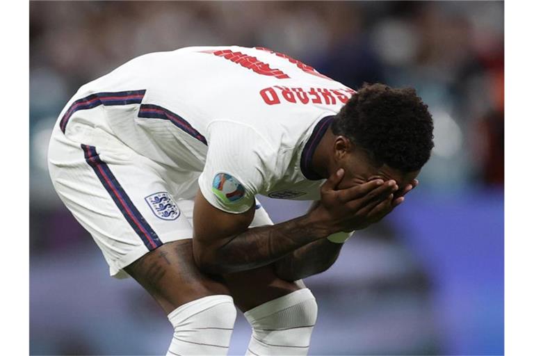 Reagierte mit einer emotionalen Botschaft auf die Anfeindungen gegen ihn und seine Teamkollegen: Englands Marcus Rashford. Foto: Carl Recine/Pool Reuters/dpa