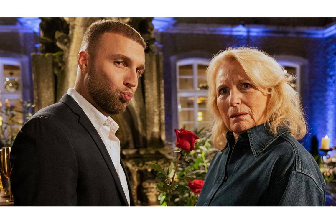 Realitystar Filip Pavlović und Satirikerin Maren Kroymann haben zusammen gedreht.