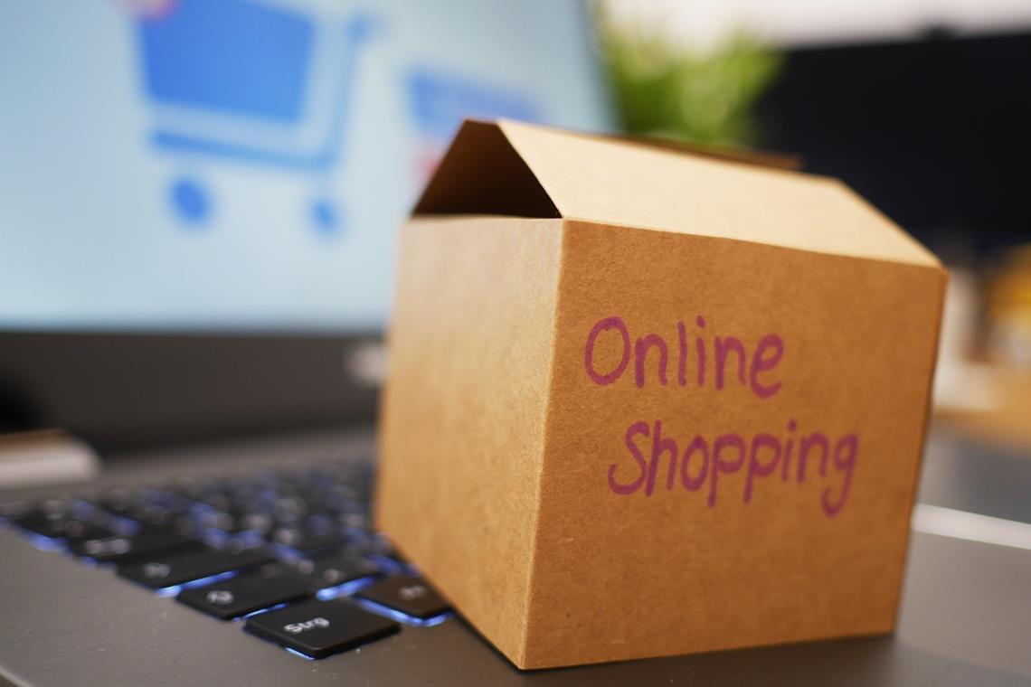 Beim Shopping den Überblick verloren Rechnungen und Mahnungen für bestellte Kleidung ignoriert. Symbolfoto: P. King/Pixabay