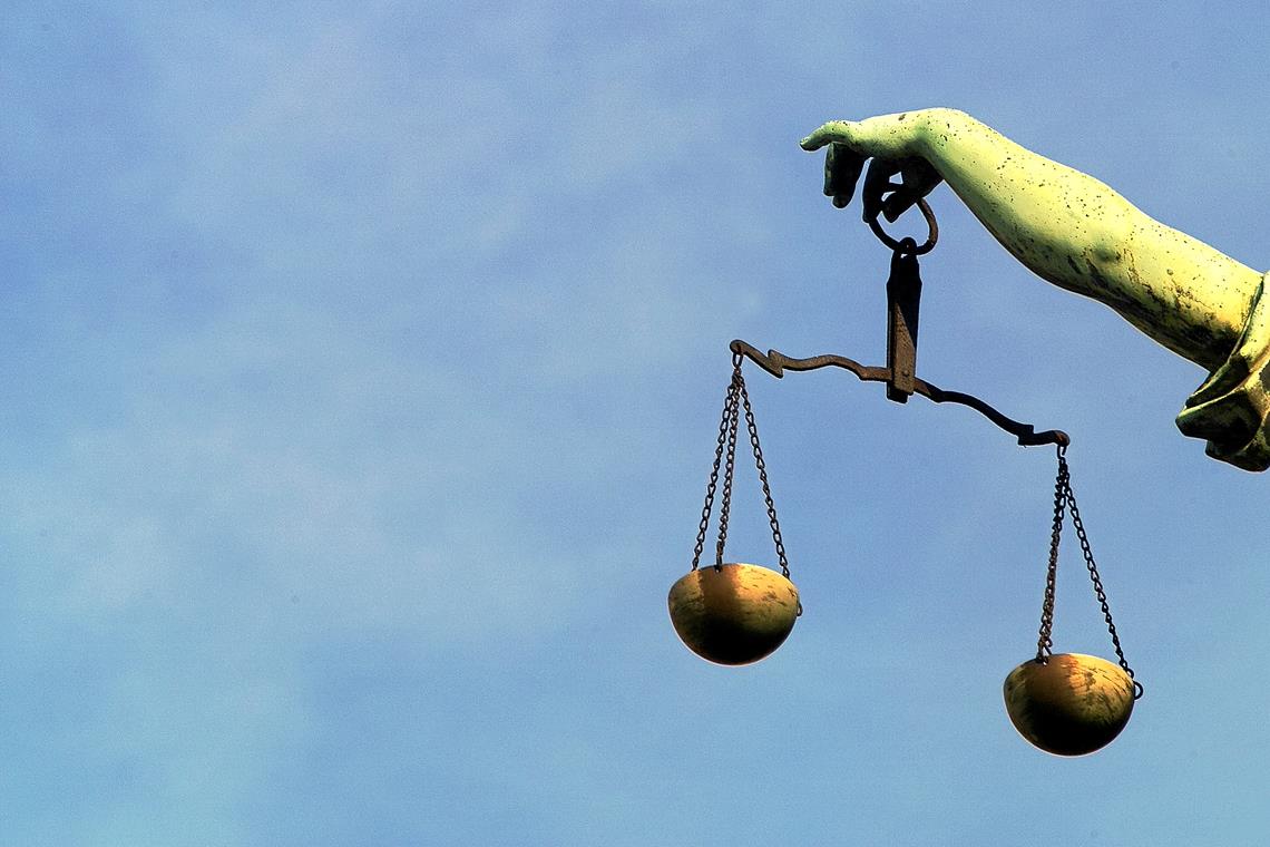 Im Eifer des Geschäfts den Überblick verloren Rechnungen wurden nicht beglichen, so häuften sich immer mehr Schulden an. Symbolfoto: Bilderbox/E. Wodicka