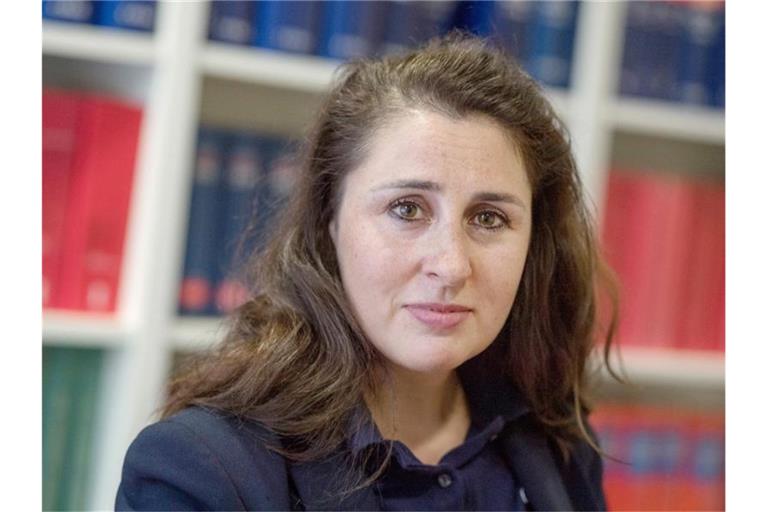 Rechtsanwältin Seda Basay-Yildiz sieht die Bedrohung durch Rechtsextremismus weiter steigen. Foto: Boris Roessler/dpa