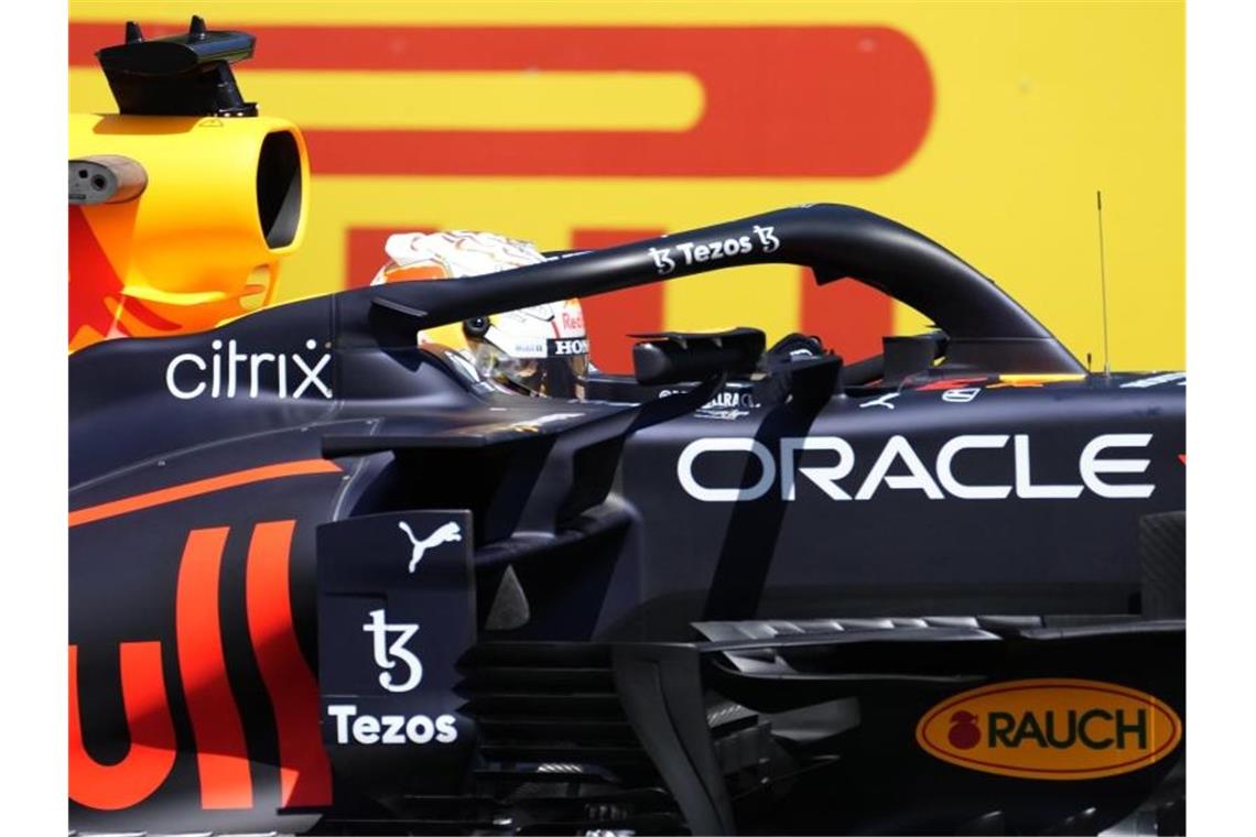 Pole-Kampf auf dem Hungaroring: Verstappen vs. Hamilton? Red-Bull-Pilot Max Verstappen will sich die Pole Position auf dem Hungaroring schnappen. Foto: Darko Bandic/AP/dpa
