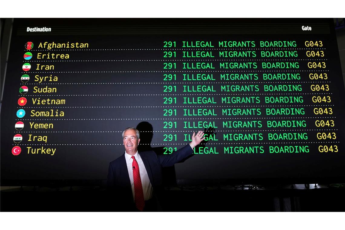 Der Profiteur: Rechtspopulist Farage will Premier werden Reform UK hat Abschiebungen im großen Stil angekündigt.