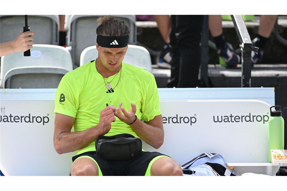 Regelmäßig überprüft Alexander Zverev während seiner Tennis-Matches seinen Blutzucker-Wert. (Archivbild)