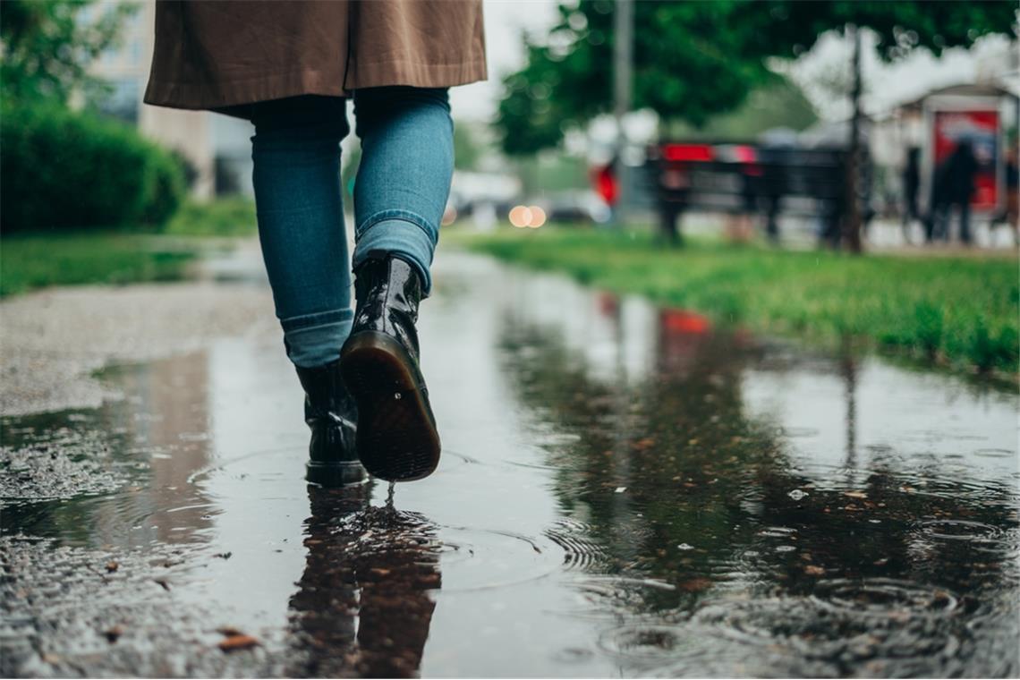 Wann kommt der Sommer zurück? - Wettertrend für August Regen, Gewitter & kühle Temperaturen: Doch wann wird es endlich wieder warm? Der Wettertrend zeigt, wann der Sommer 2025 nach Deutschland zurückkehrt, mit Sonne und über 25 Grad.