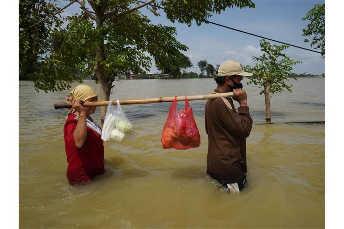 Überschwemmungen in Indonesien: Tausende auf der Flucht Regenzeit: Zwischen Oktober bis März kommt es immer wieder zu Überschwemmungen in Indonesien (Archivbild). Foto: Jefri Tarigan/XinHua/dpa/Archiv