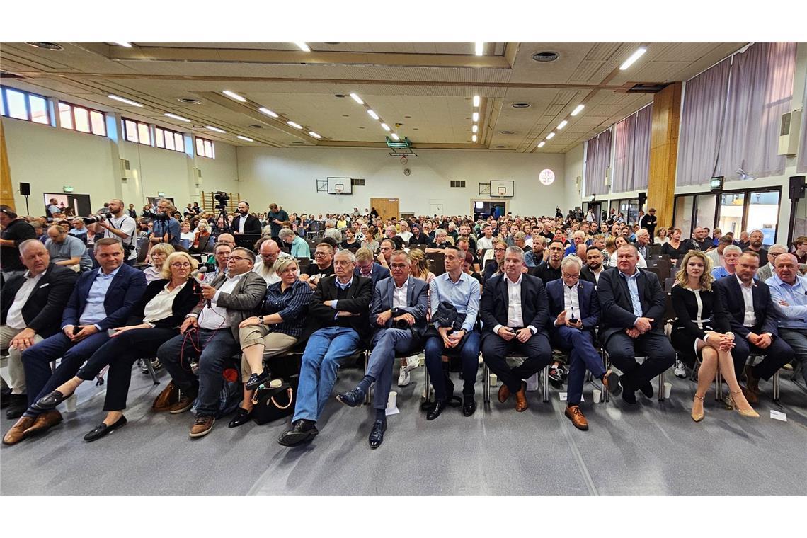 Palmer sieht nach Debatte mit AfD-Landeschef keinen Sieger Reger Andrang beim Schlagabtausch zwischen Palmer und Frohnmaier.