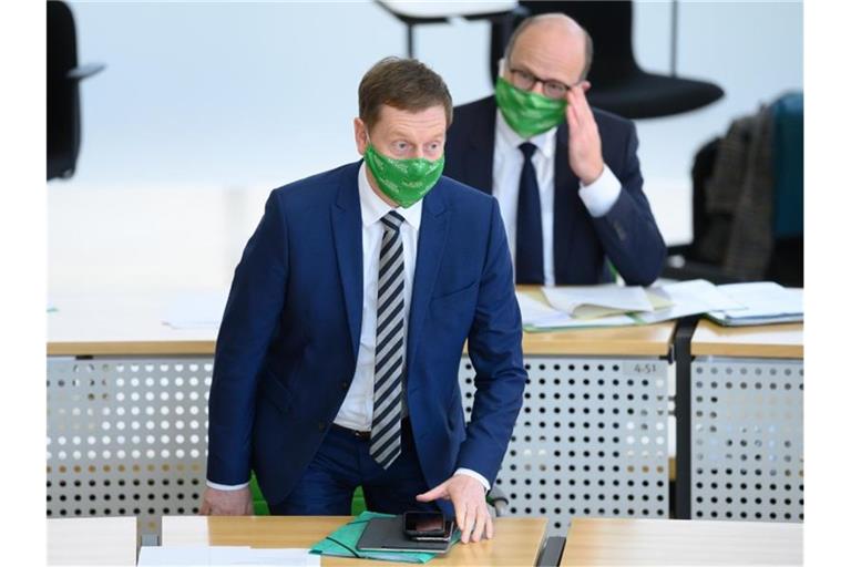 Regierungschef Michael Kretschmer warnt vor Panikmache in der ernsten Corona-Situation in Sachsen. Foto: Sebastian Kahnert/dpa-Zentralbild/dpa