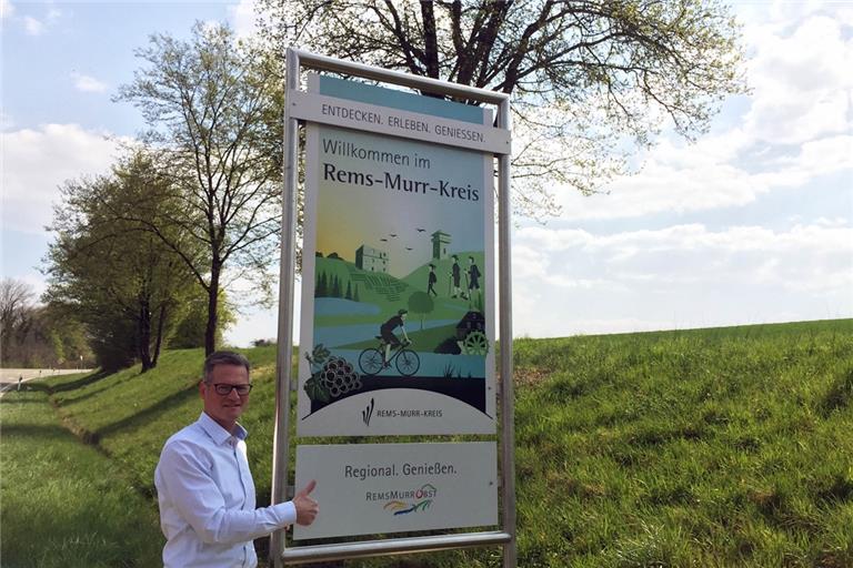 Regional. Genießen. Rems-Murr-Obst. Schilder mit dieser Aufschrift sind auch ein Dank an die Erzeuger. Foto: Landratsamt Rems-Murr