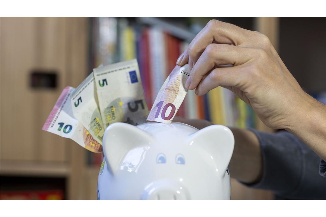 Regionalbanken zahlen oft nur wenig Zinsen auf Tagesgeld (Symbolbild).